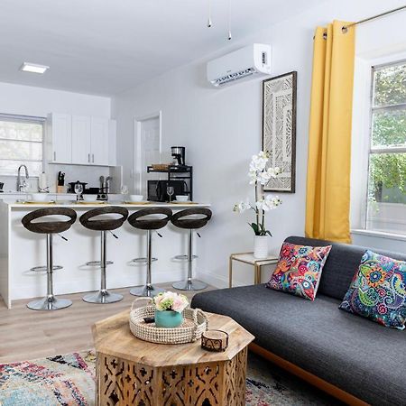 Beautiful Casita With King Bed And Private Patio Close To Calle 8, Mia Airport, Coral Gables Маями Екстериор снимка