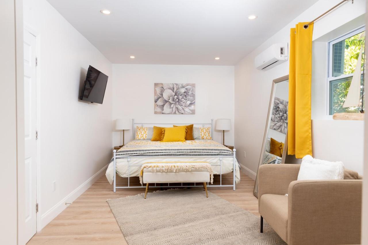 Beautiful Casita With King Bed And Private Patio Close To Calle 8, Mia Airport, Coral Gables Маями Екстериор снимка