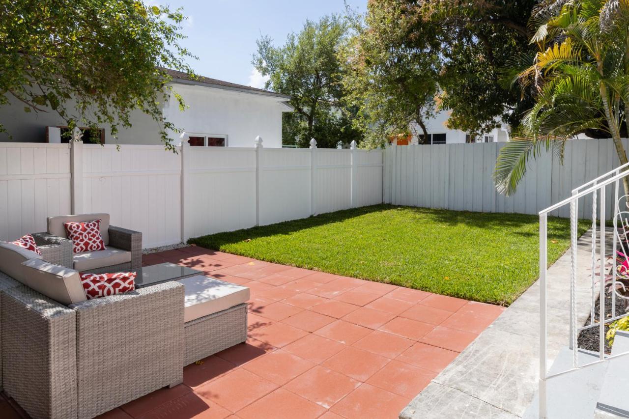 Beautiful Casita With King Bed And Private Patio Close To Calle 8, Mia Airport, Coral Gables Маями Екстериор снимка