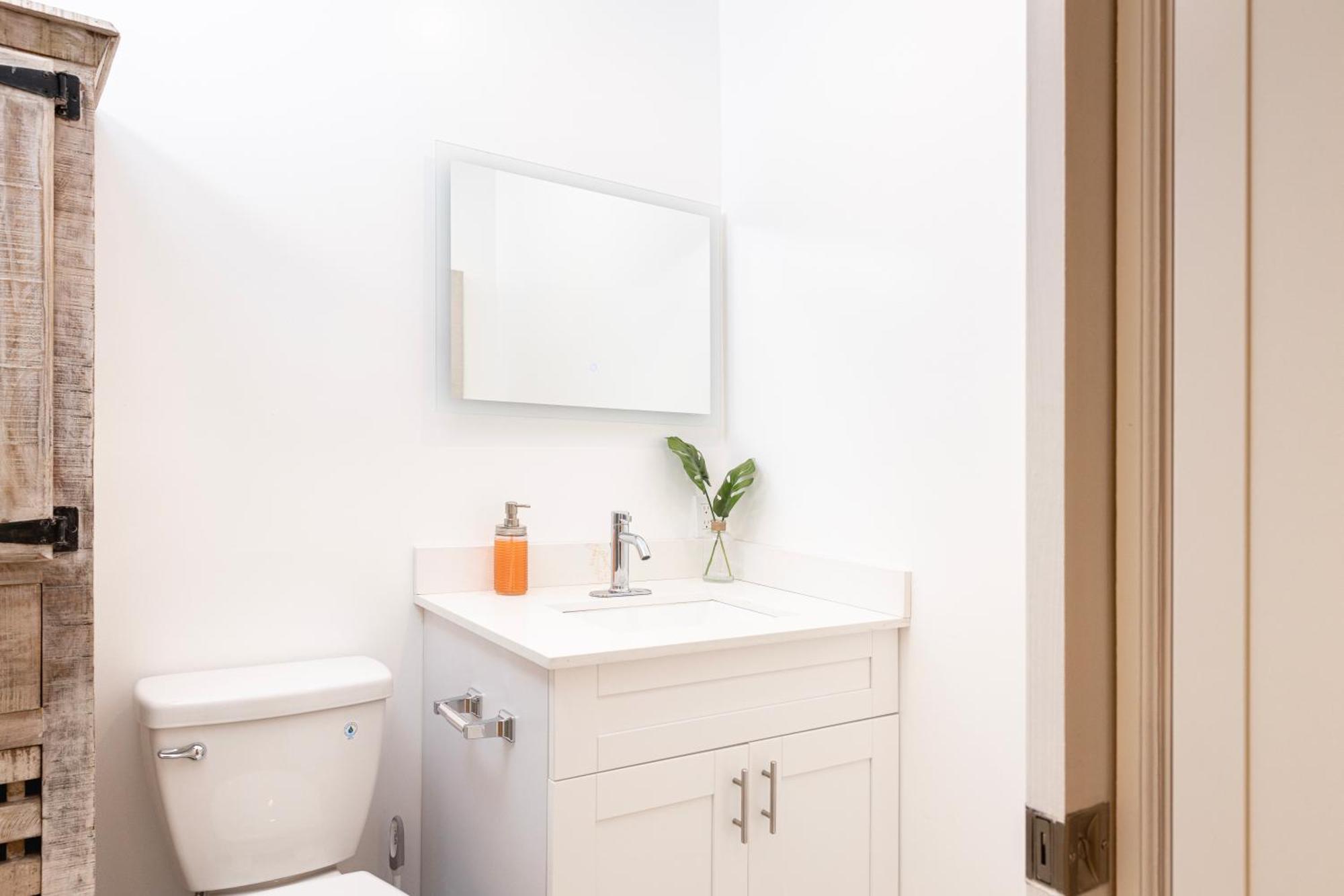 Beautiful Casita With King Bed And Private Patio Close To Calle 8, Mia Airport, Coral Gables Маями Екстериор снимка