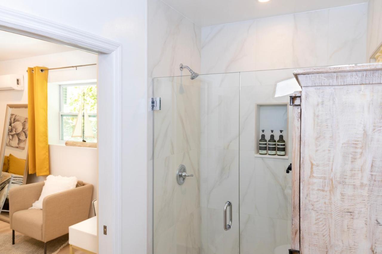 Beautiful Casita With King Bed And Private Patio Close To Calle 8, Mia Airport, Coral Gables Маями Екстериор снимка